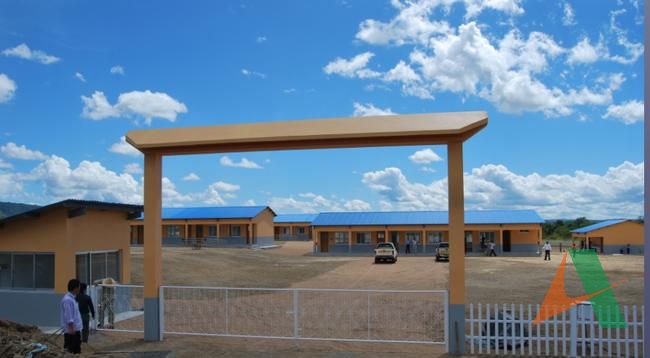 援建小学校外景
