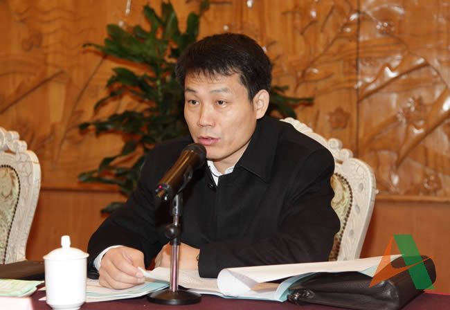 集团公司副总经理、新闻发言人孙富军出席并主持开班式